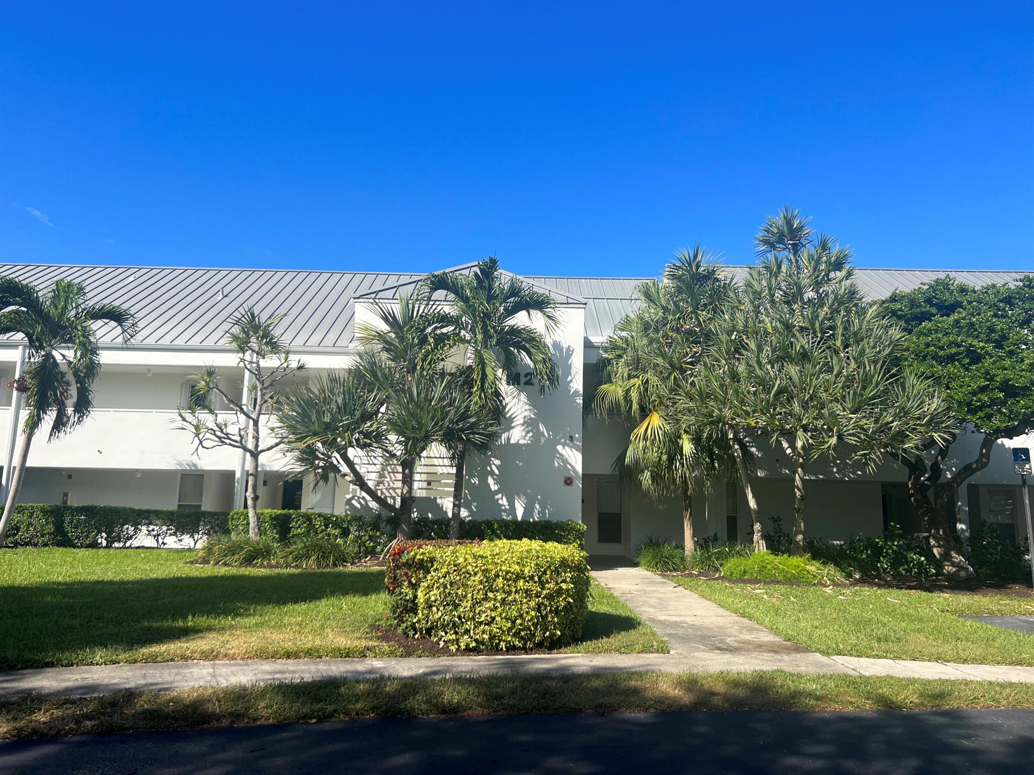 1605 S Us Highway 1 M2-209