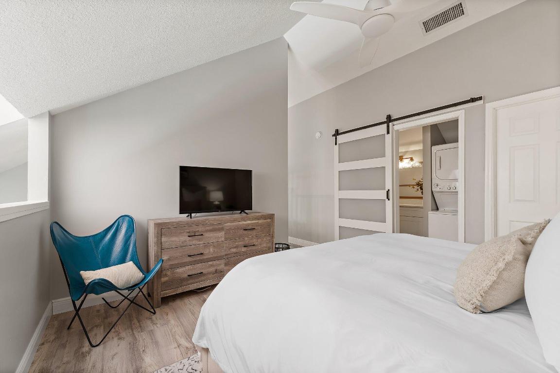 1605 S Us Highway 1 209m2