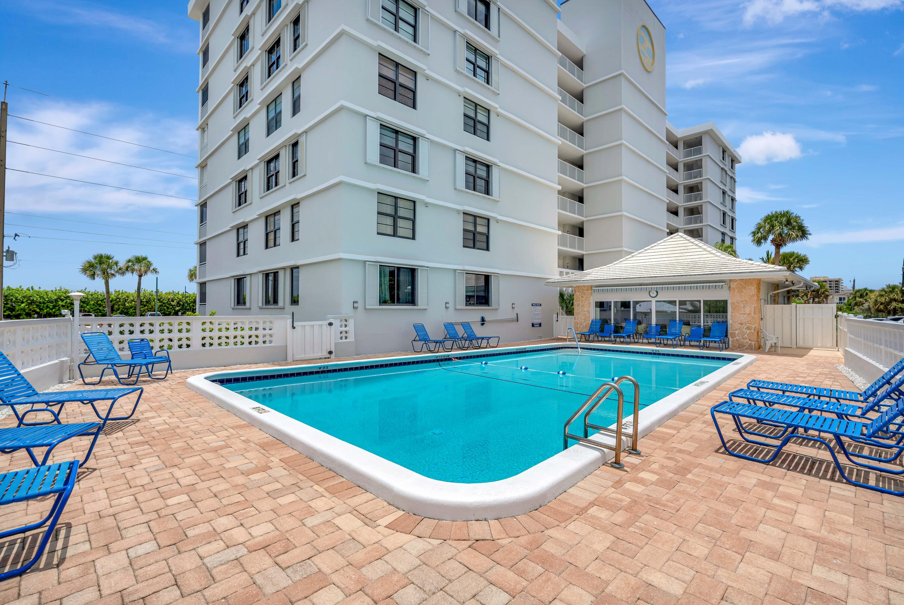 911 Ocean Drive 704