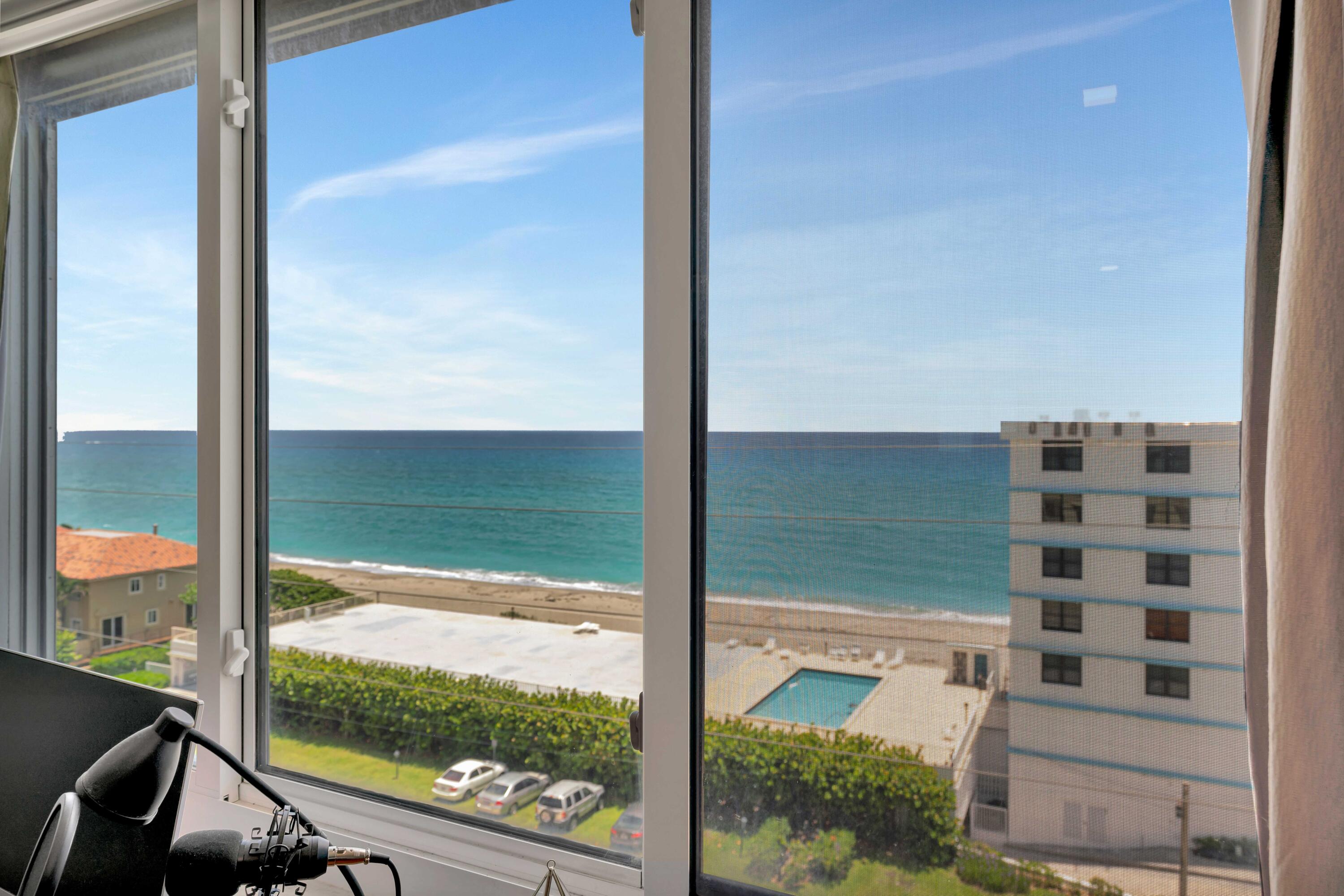 911 Ocean Drive 704