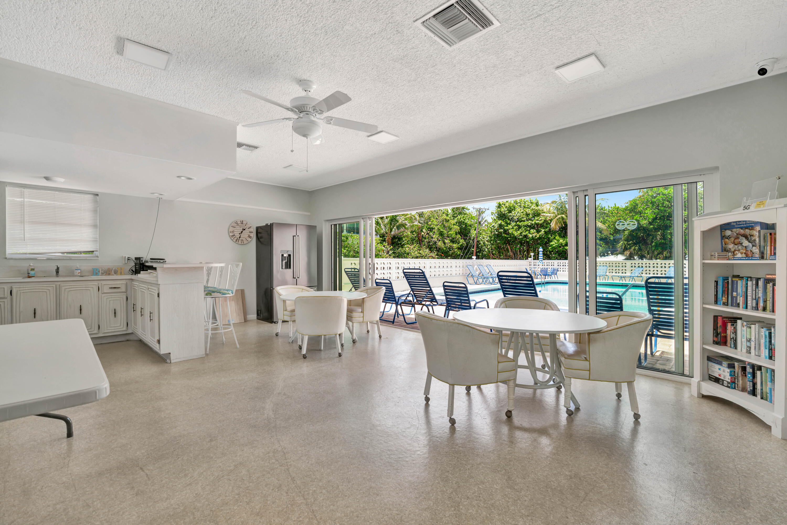 911 Ocean Drive 704
