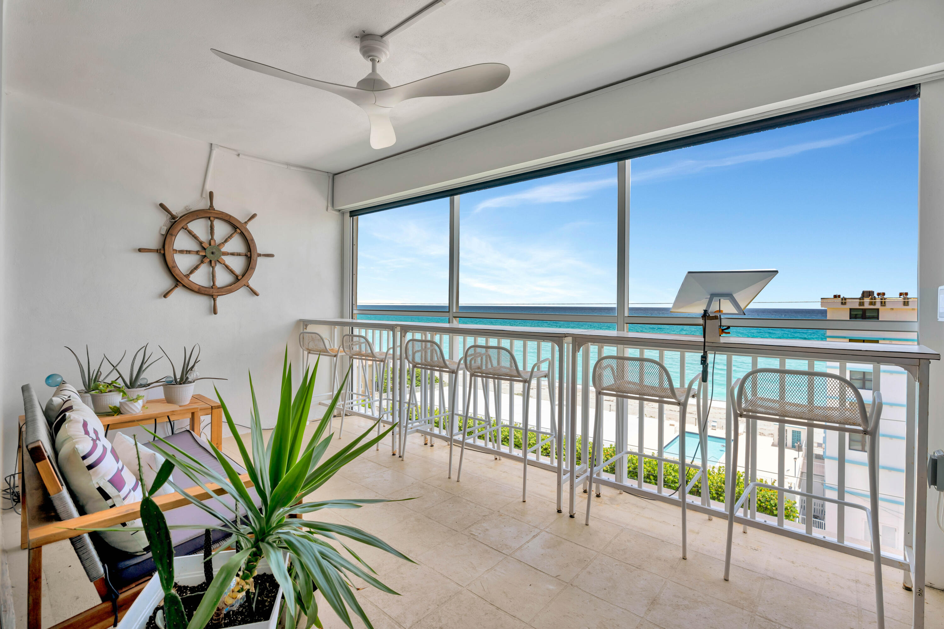 911 Ocean Drive 704