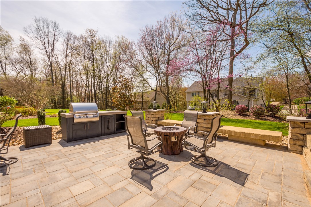 204 Elmhurst Circle