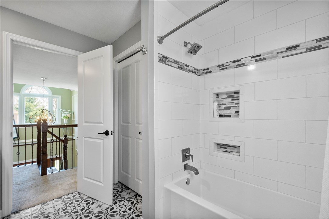 204 Elmhurst Circle