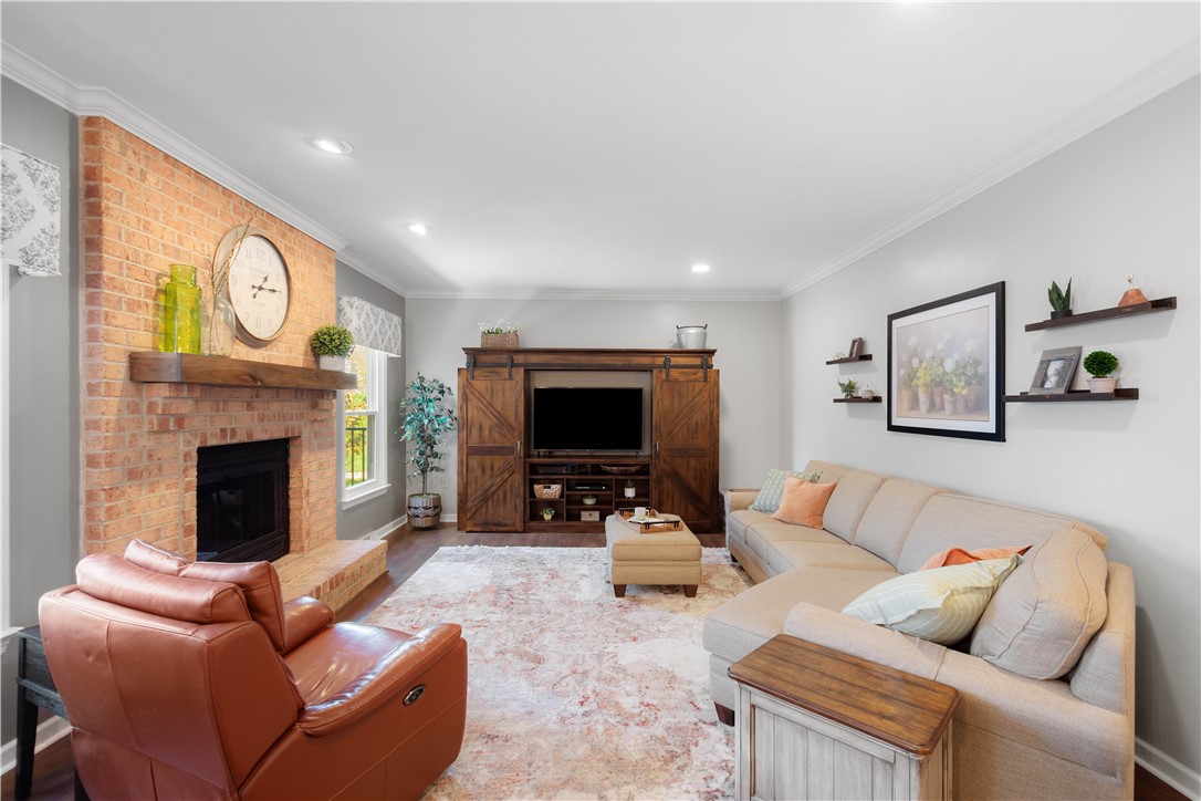 204 Elmhurst Circle