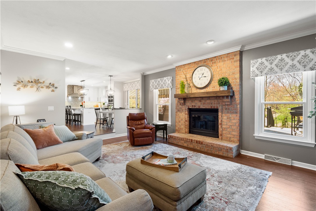 204 Elmhurst Circle