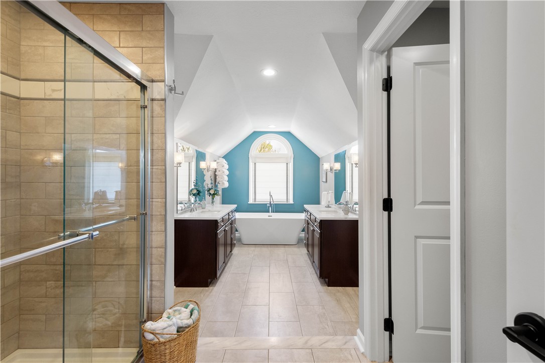 204 Elmhurst Circle