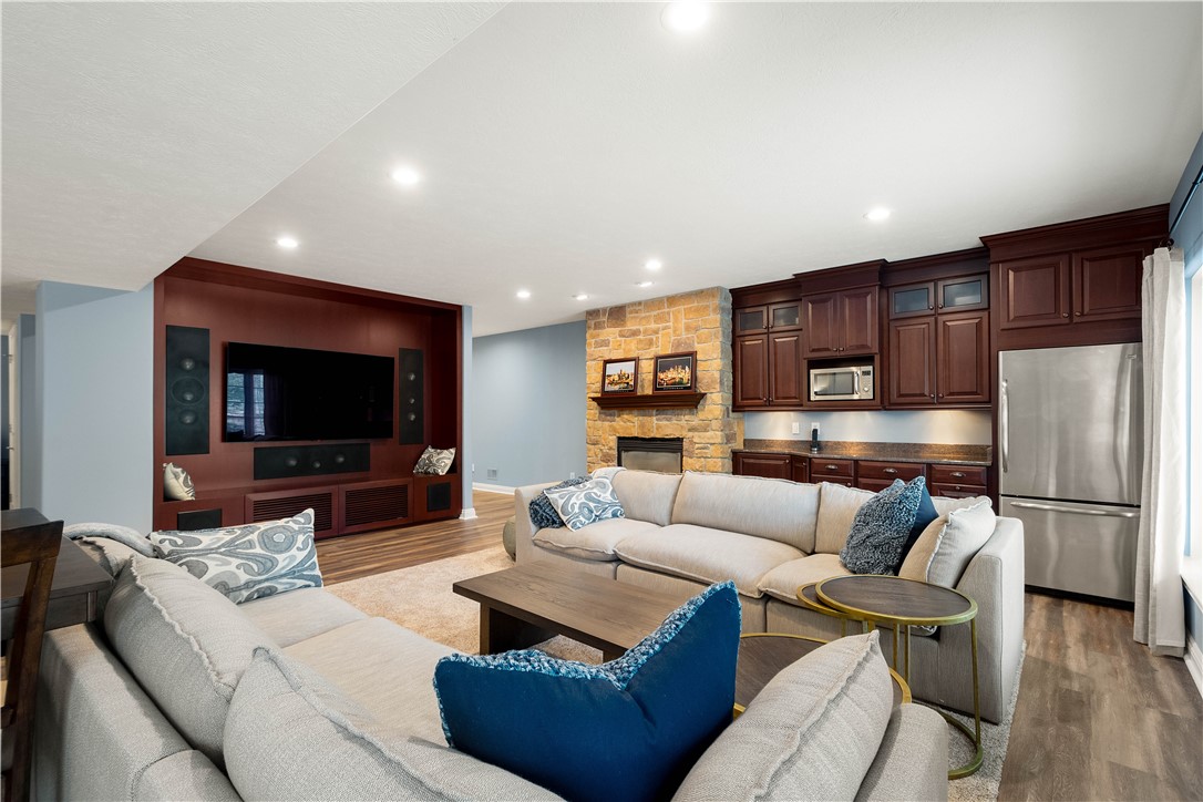2207 Grandeur Dr