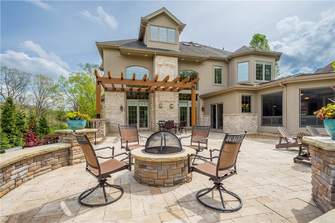 2207 Grandeur Dr