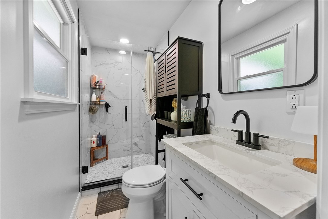 2406 Rolling Farms Rd