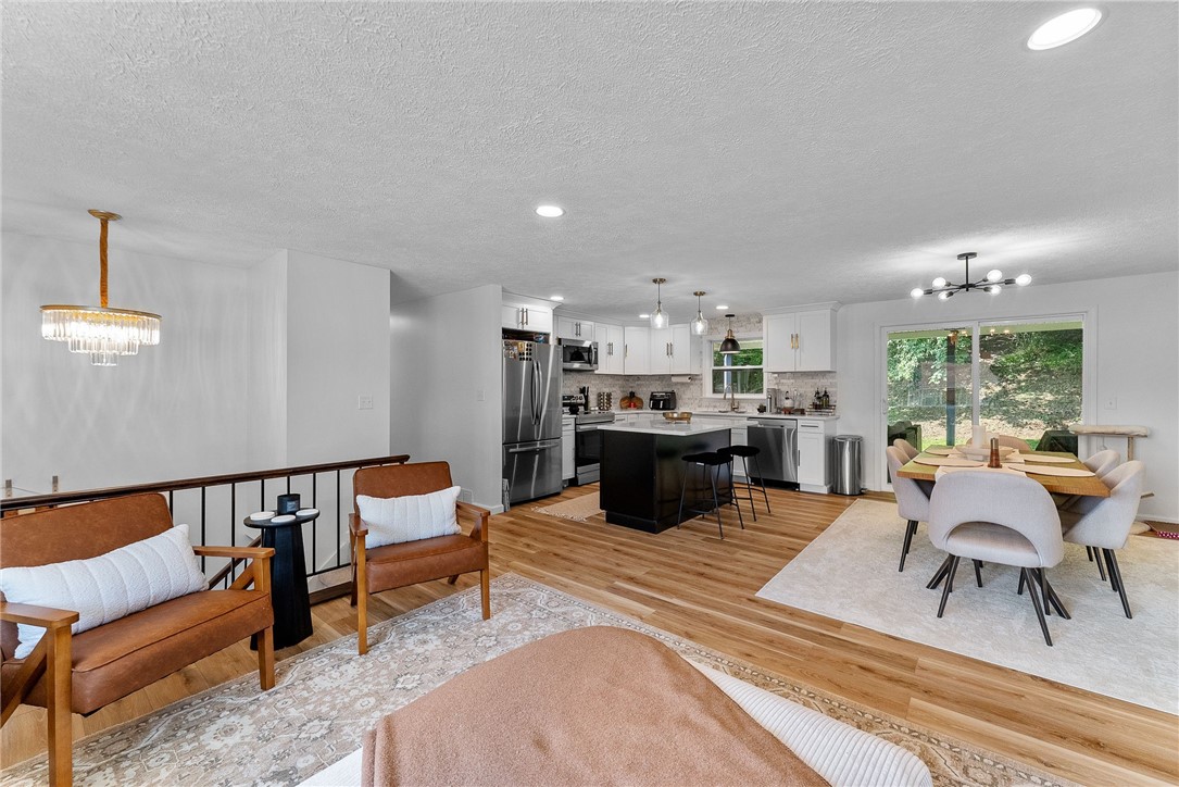 2406 Rolling Farms Rd