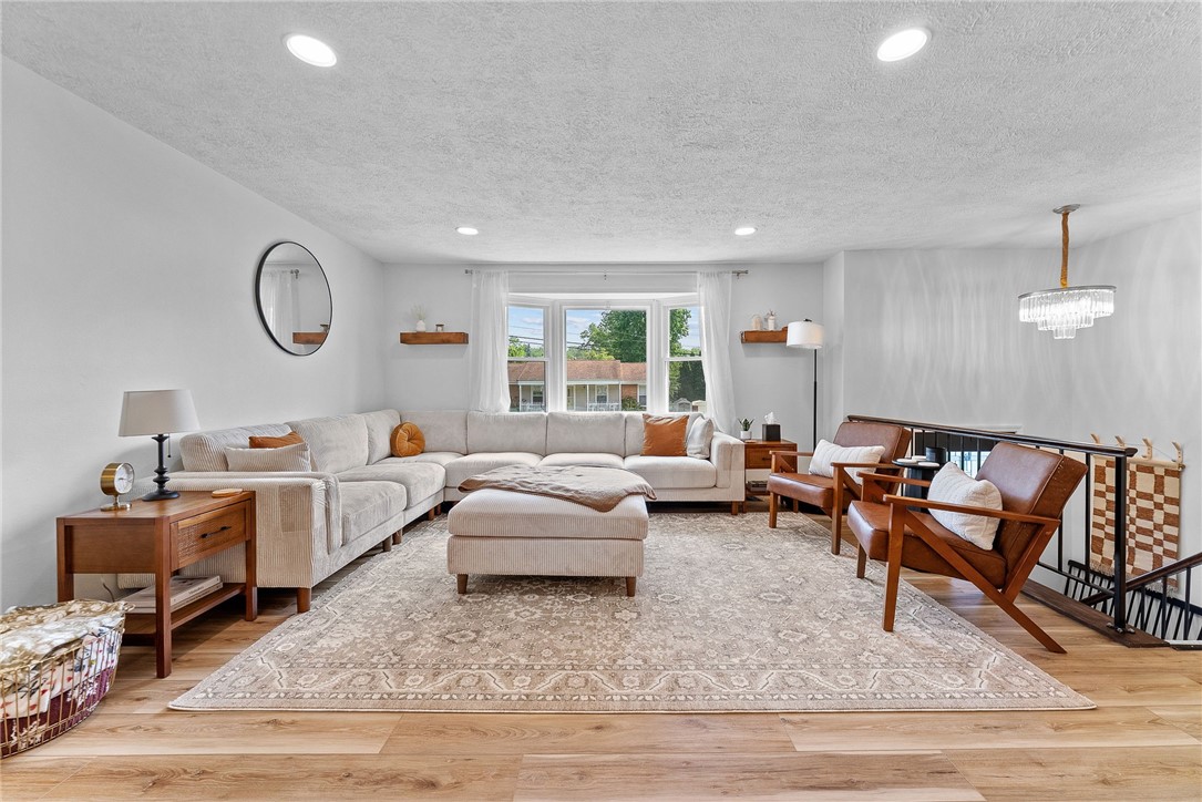 2406 Rolling Farms Rd