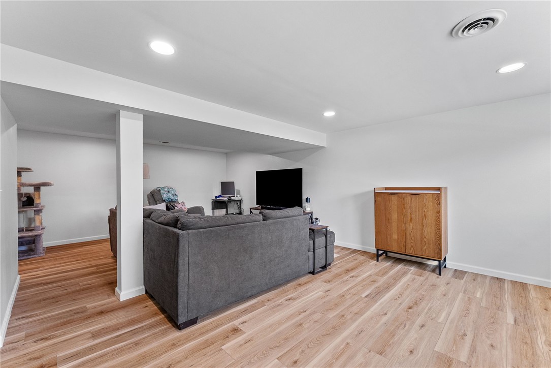 2406 Rolling Farms Rd