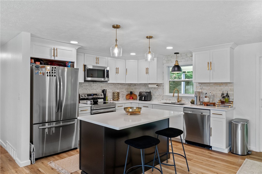 2406 Rolling Farms Rd