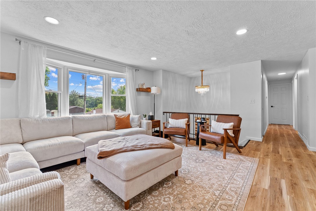 2406 Rolling Farms Rd