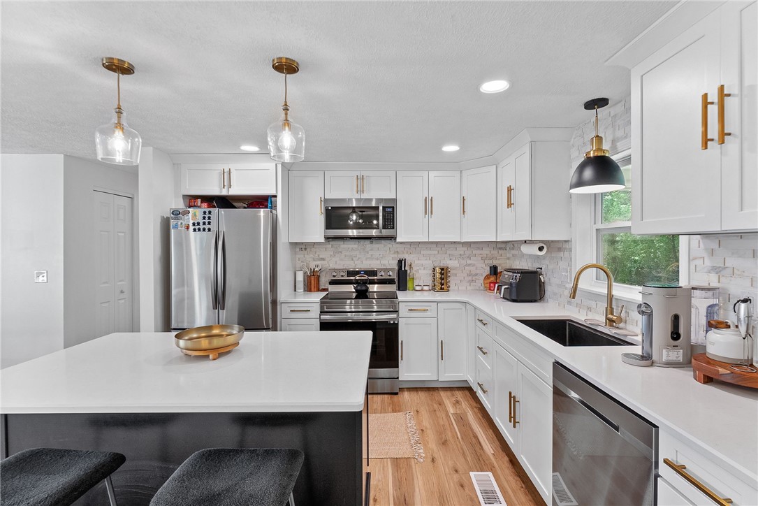 2406 Rolling Farms Rd