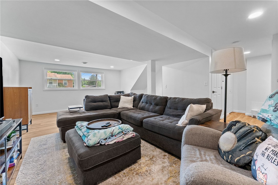 2406 Rolling Farms Rd