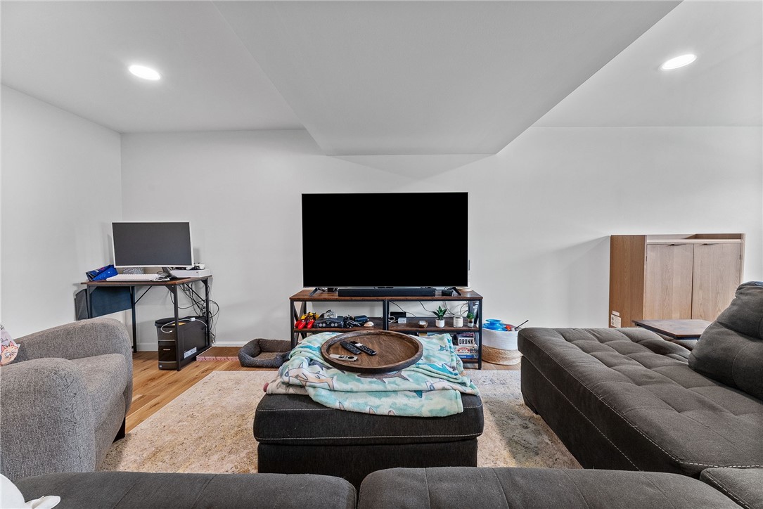 2406 Rolling Farms Rd