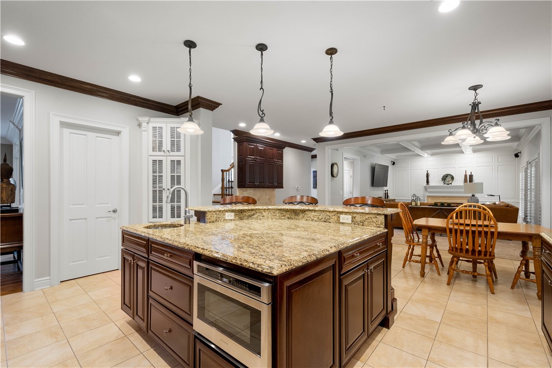 805 Chapel Hill Dr.