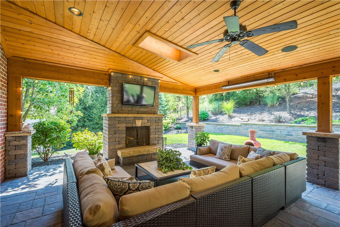 805 Chapel Hill Dr.