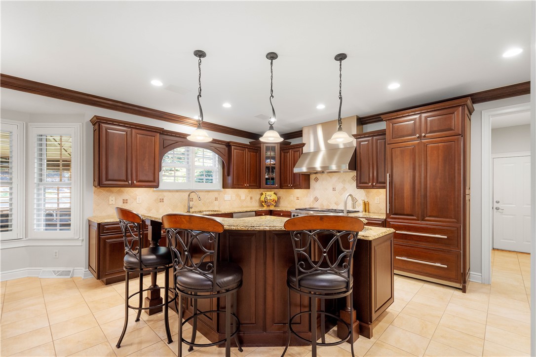 805 Chapel Hill Dr.