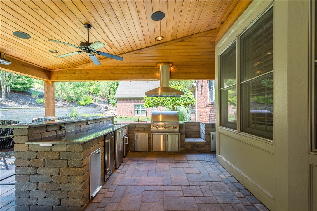 805 Chapel Hill Dr.