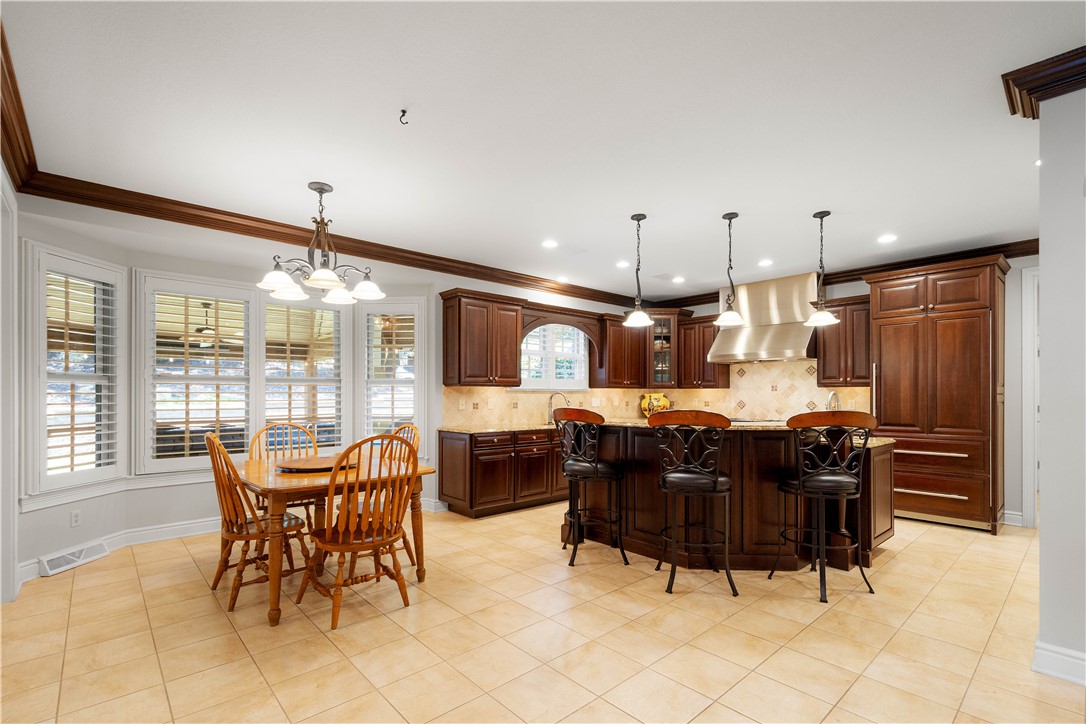 805 Chapel Hill Dr.