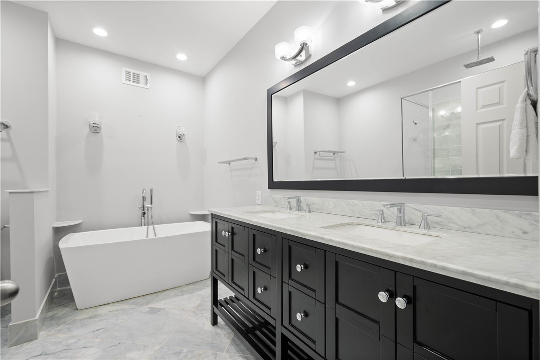 103 Isleworth Way