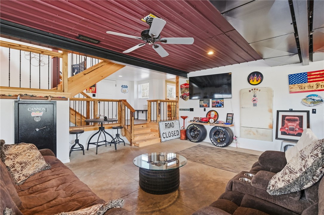 27 Bock Ln