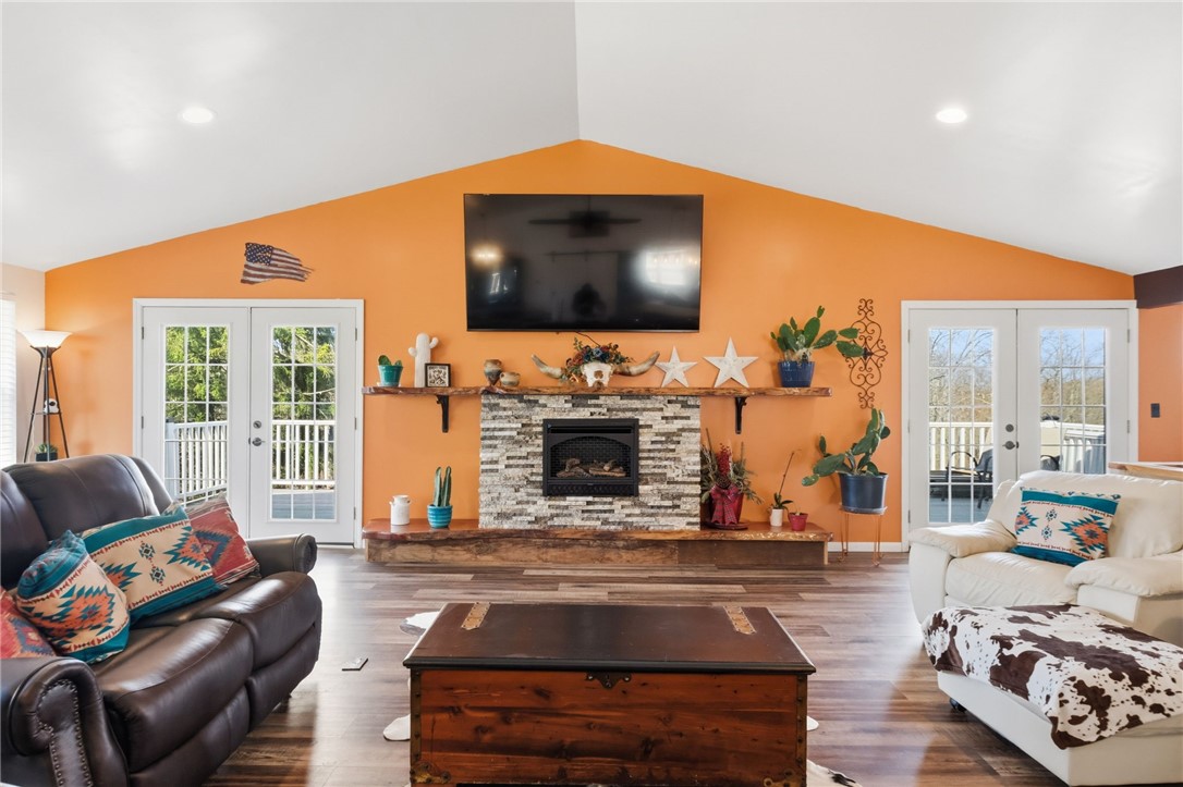27 Bock Ln