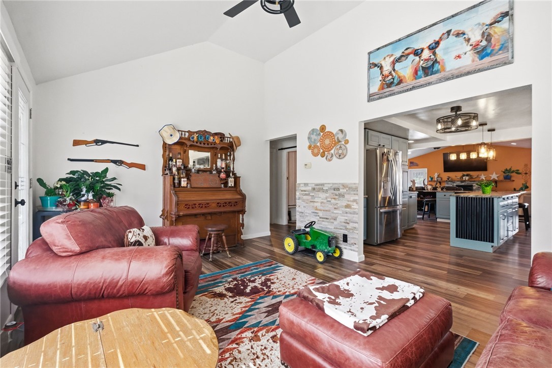 27 Bock Ln