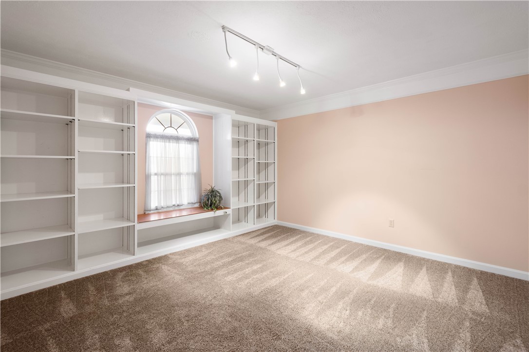 409 Snowberry Lane