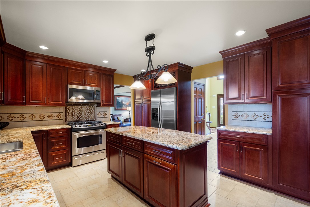 1375 Royal Oak Dr.
