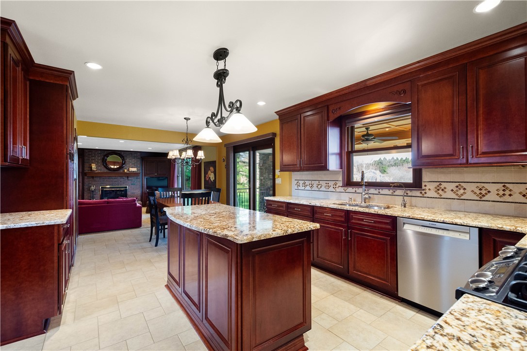 1375 Royal Oak Dr.