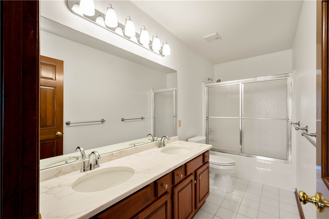 1375 Royal Oak Dr.