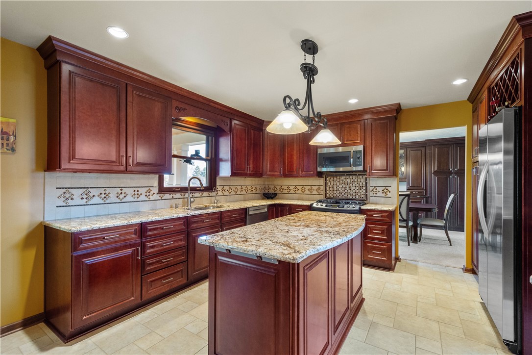 1375 Royal Oak Dr.
