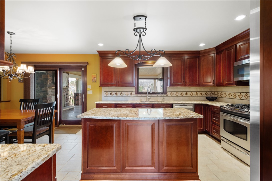 1375 Royal Oak Dr.