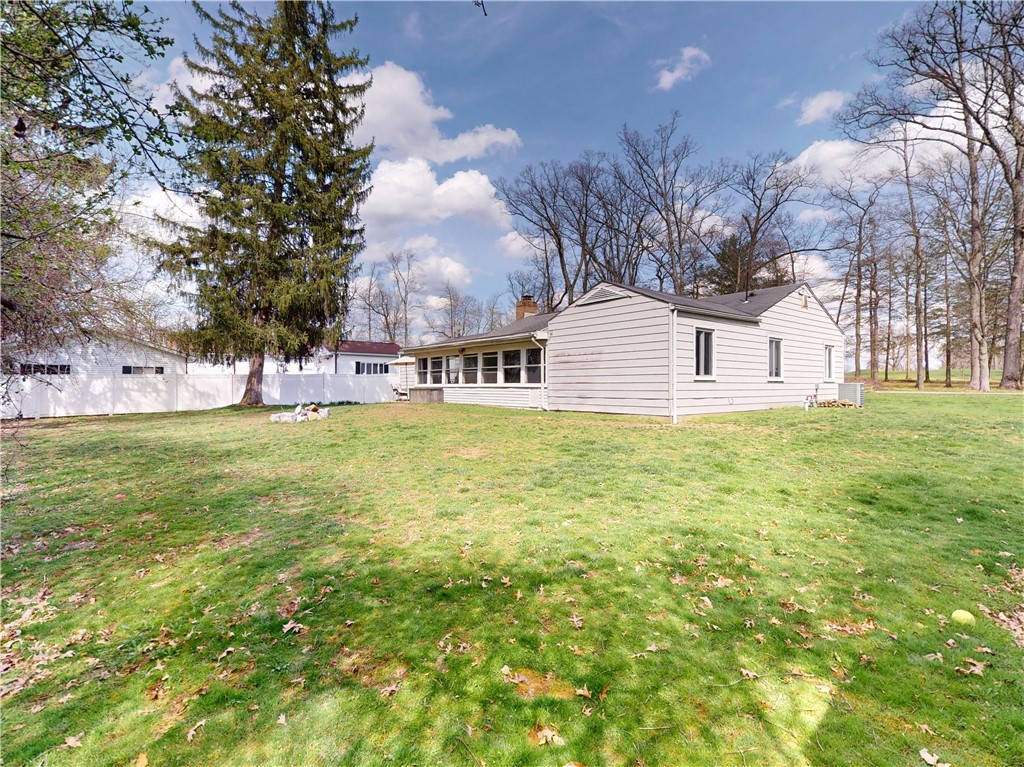 225 Fairway Ln