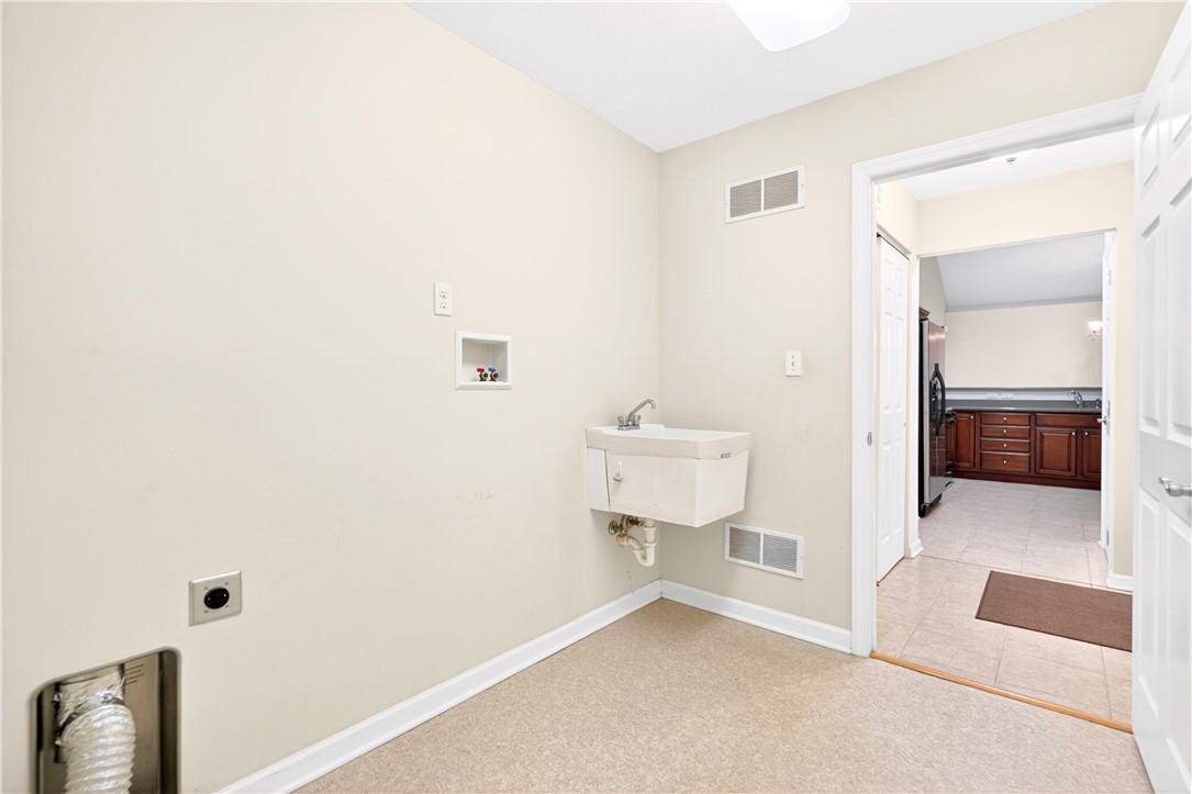 2104 Isleworth Ln