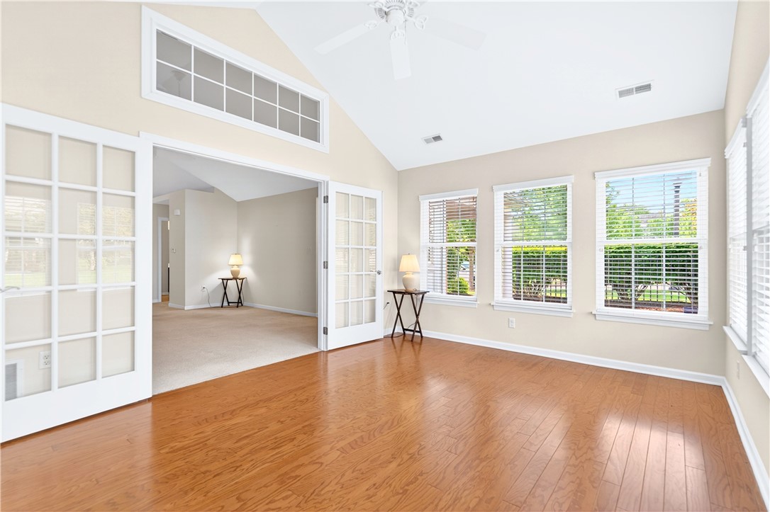 2104 Isleworth Ln