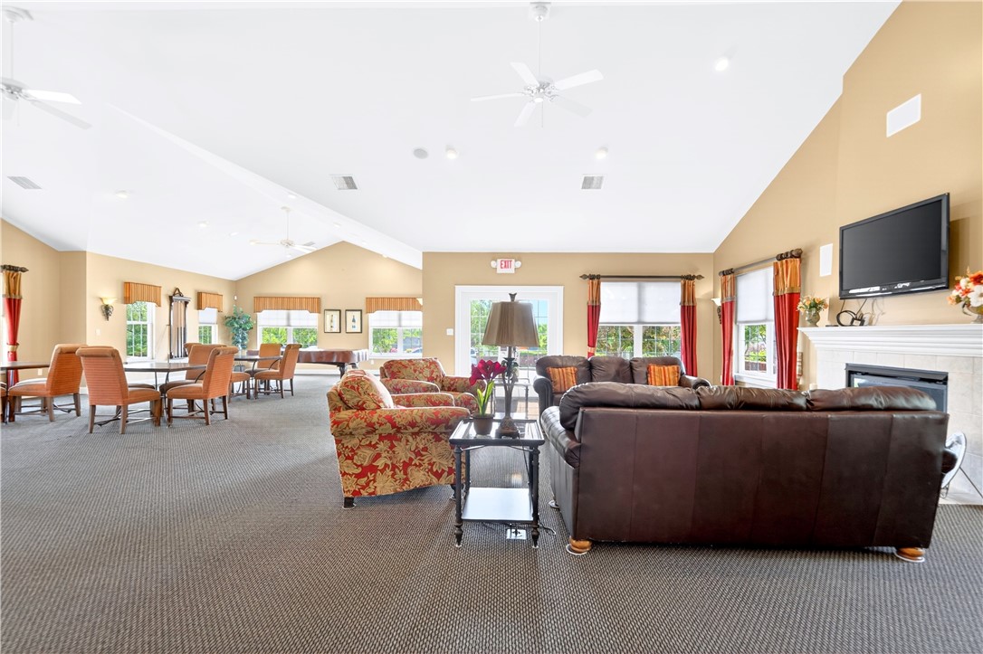 2104 Isleworth Ln