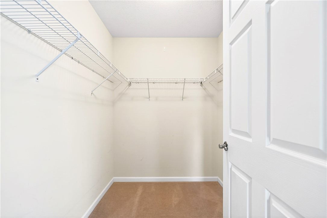 2104 Isleworth Ln