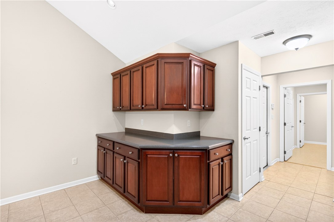 2104 Isleworth Ln