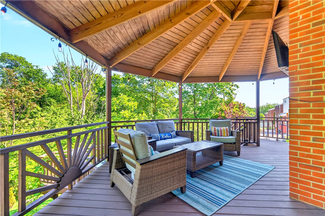 211 Elrose Dr
