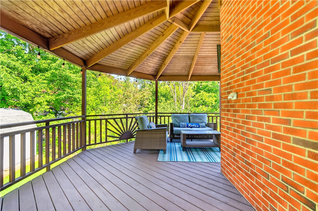 211 Elrose Dr