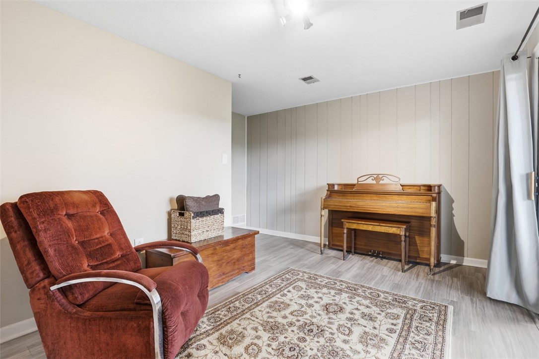 641 Sunset Cir