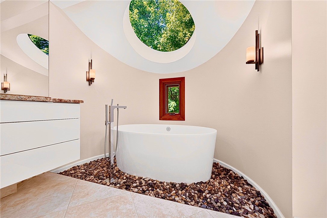 2682 Oak Hill Dr.