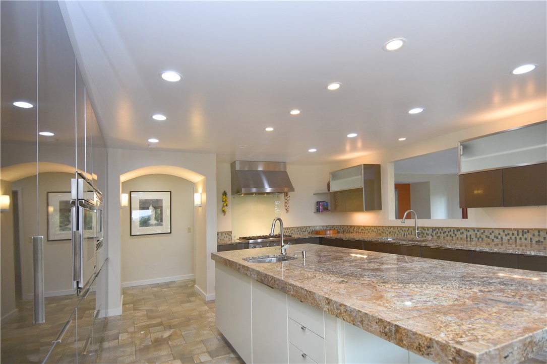 2682 Oak Hill Dr.