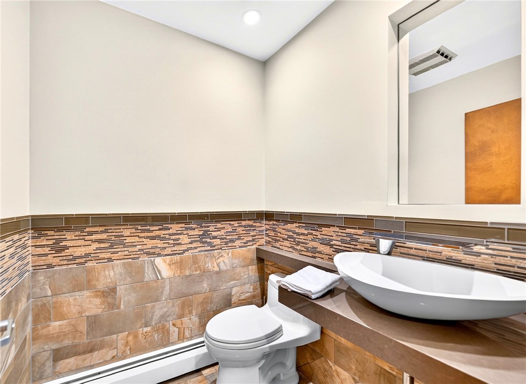2682 Oak Hill Dr.