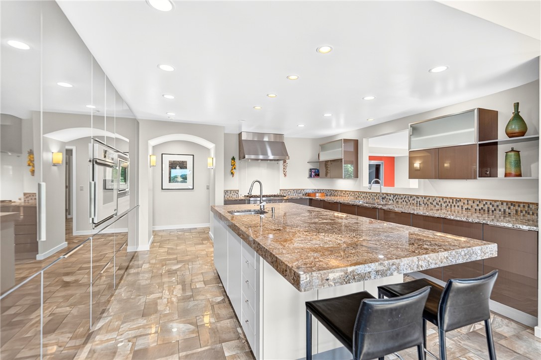 2682 Oak Hill Dr.